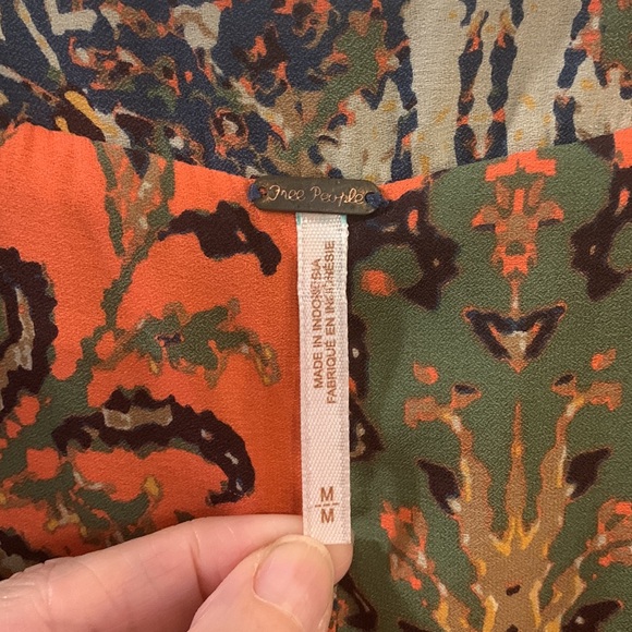 Free People Darcy Super-V Printed High-Low Top Size Medium - Picture 3 of 9